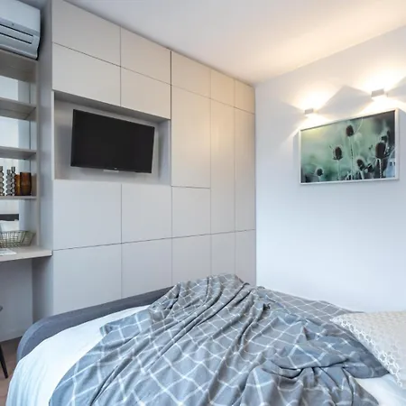 Poweli 2 Center * Bucarest