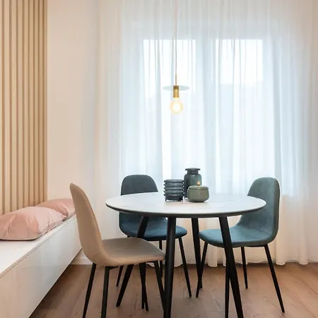 Poweli 2 Center Appartement *